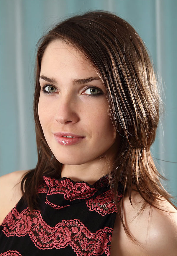 Нина, 26
